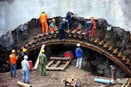 江阴隧道钢花管支护案例